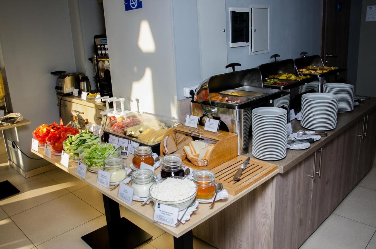 Raziotel Kyiv Yamska エクステリア 写真